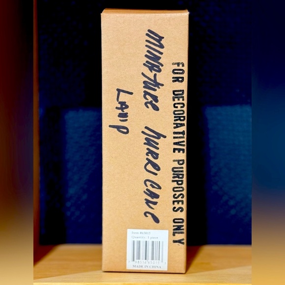 Elegant Clear Glass Oil Lamp Figurine - Picture 8 of 8